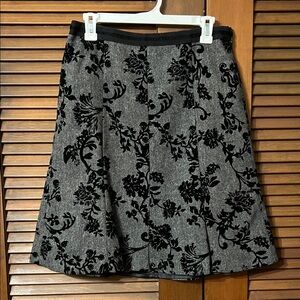 Ann Taylor Black and Gray Floral A-Line Skirt